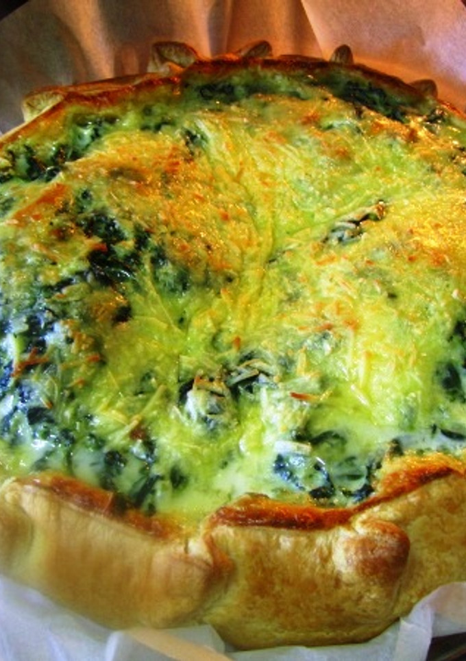Una foto de Quiché de espinaca, queso y bacon