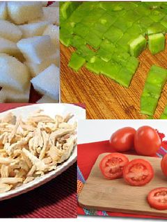 Una foto de Pechuga con papas, nopales y tomate rojo