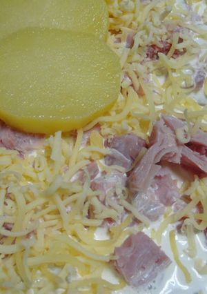 Una foto de Pastel de papas gratinadas con jamón