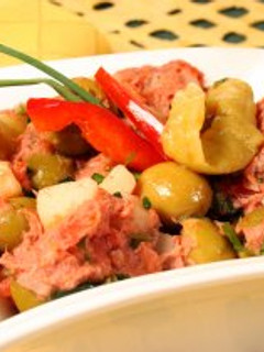 Una foto de Atún estilo bacalao