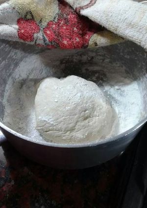 Una foto de Masa para pizza casera con levadura fresca
