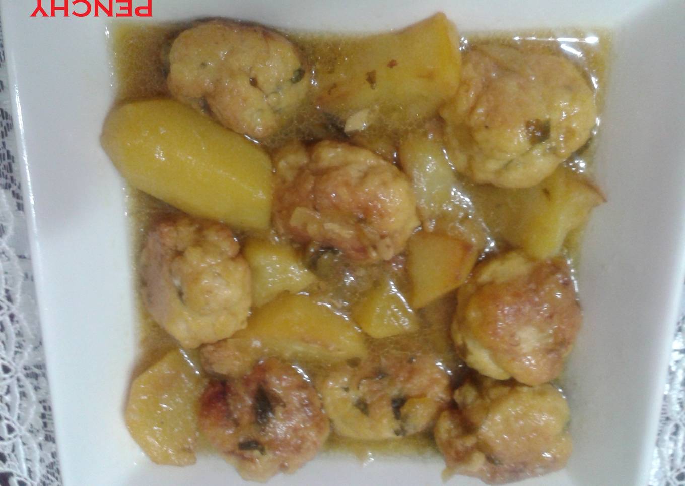 Albóndigas de cazón en salsa