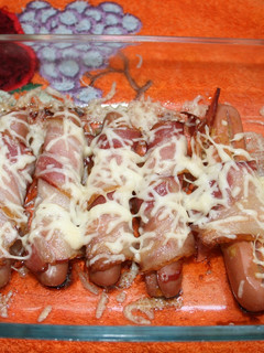 Una foto de Salchichas con tiras de beicon