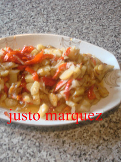 Una foto de Papas a lo pobre
