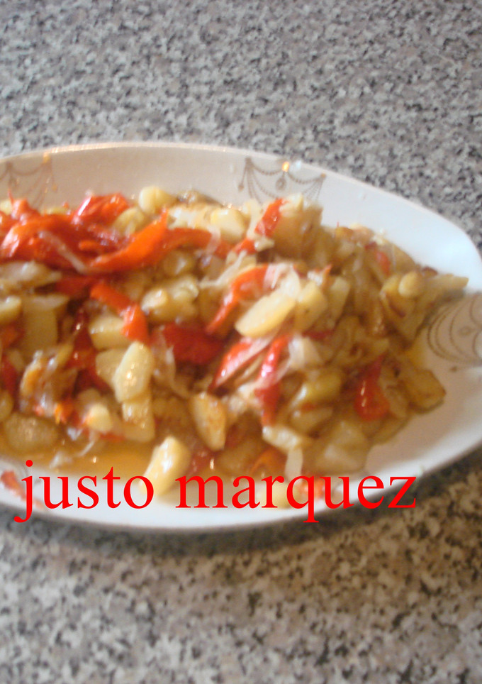 Una foto de Papas a lo pobre