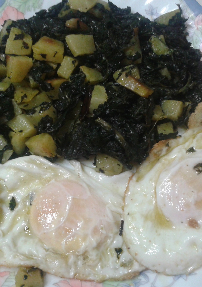 Una foto de Patatas con acelgas y ajos tiernos