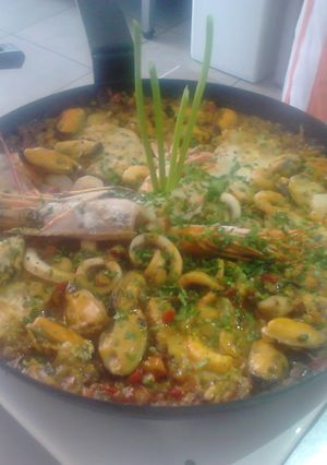 Una foto de Paella a lo Valenciana