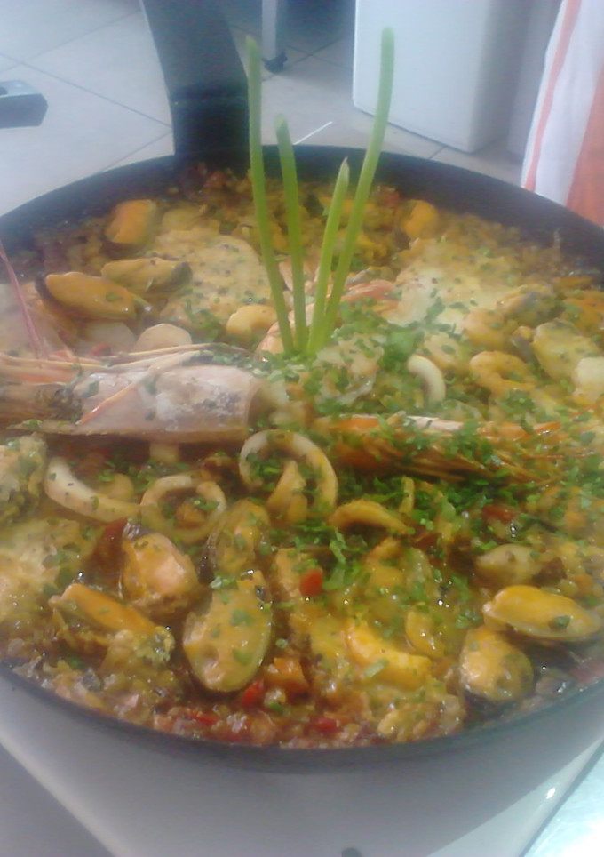 Una foto de Paella a lo Valenciana