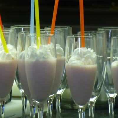 Batido De Helado De Fresa Con Nata Receta De Milandebrera Cookpad