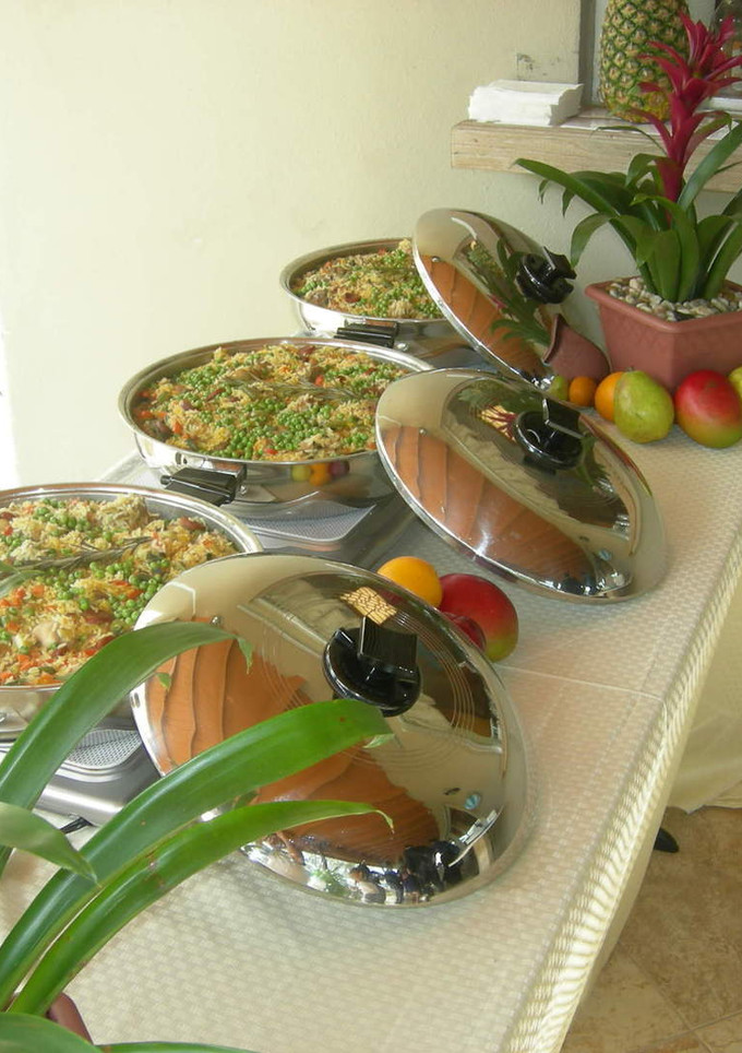 Una foto de Arroz con pollo al estilo de Rena Ware