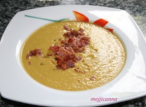 Una foto de Sopa de guisantes (pea soup)