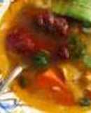 Caldo tlalpeño (con verduras, chipotles y pollo)