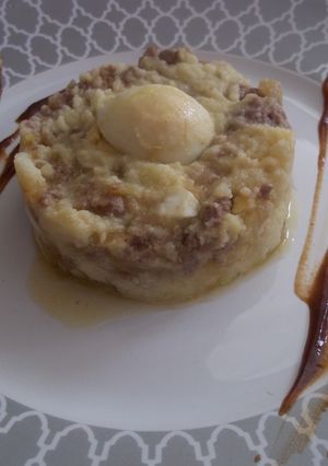 Una foto de Carne picada, puré de patatas y huevo duro, al horno