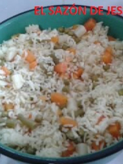 Una foto de Arroz blanco con verduras