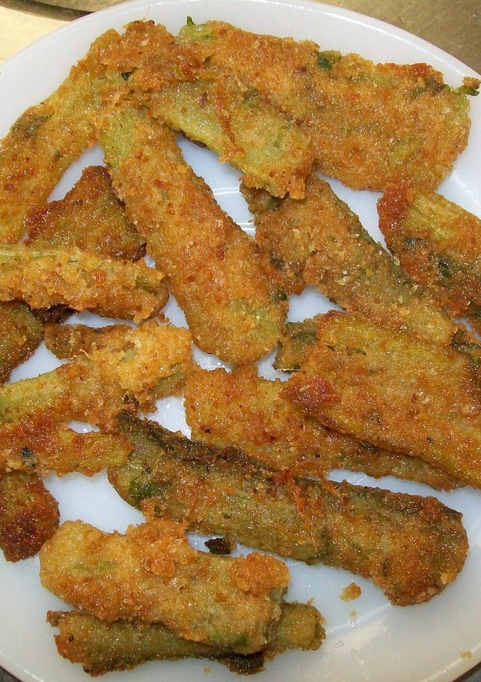 Una foto de Troncos de acelgas empanadas