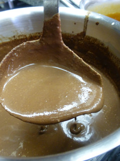Una foto de Salsa de chocolate fría para helados