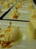 Helado de vainilla con salsa toffe