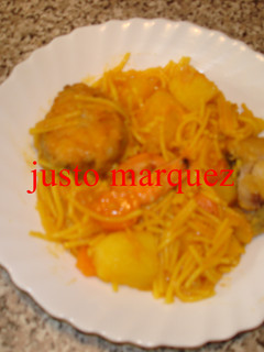 Una foto de Pijota con fideo