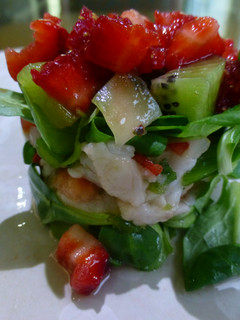 Una foto de Ceviche de rape con frutas