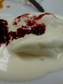 Una foto de Salsa de frutos rojos para helados
