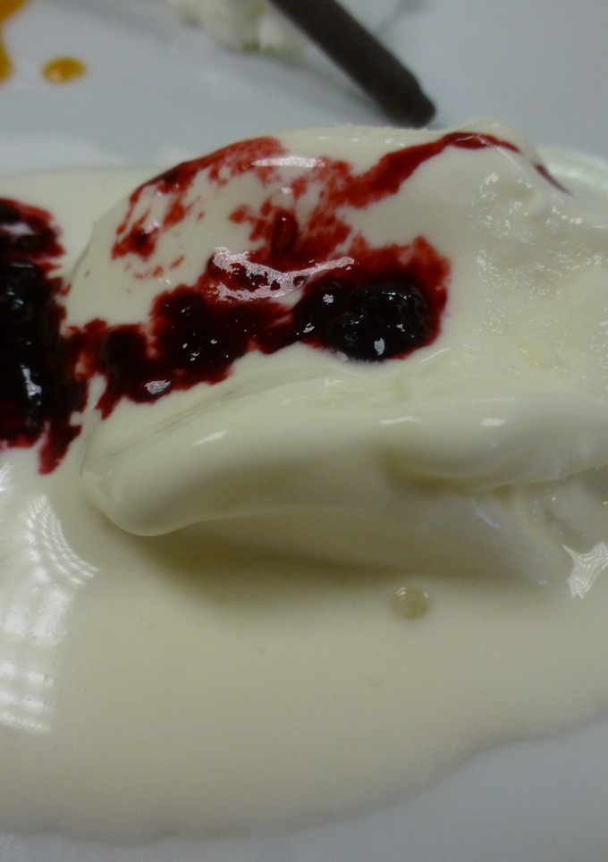 Una foto de Salsa de frutos rojos para helados