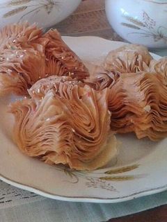 Una foto de Pastelitos criollos con dulce de membrillo