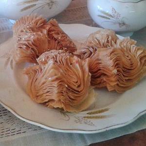 Pastelitos criollos con dulce de membrillo
