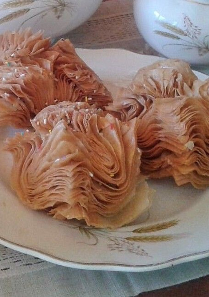 Una foto de Pastelitos criollos con dulce de membrillo