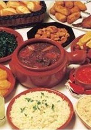 Una foto de Feijoada Carioca (Brasil) 