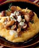 Polenta de Queso Parmesano Con Mixtura de Champiñones