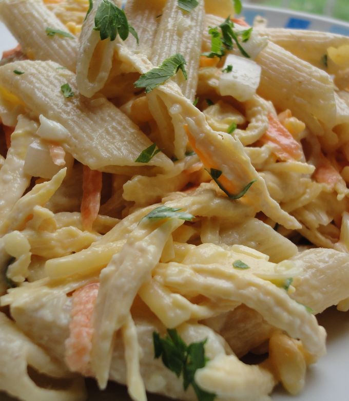 Foto principal de Ensalada de pasta y pollo con aliño de yogur