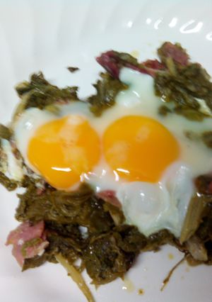 Una foto de Acelgas con jamón y huevos