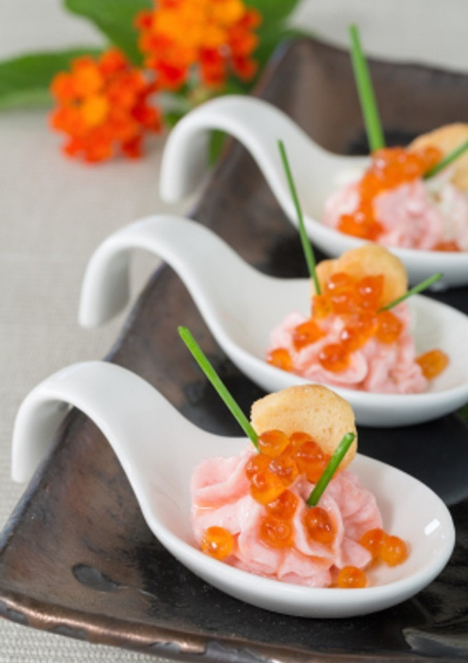 Una foto de Mousse de salmón en cucharitas