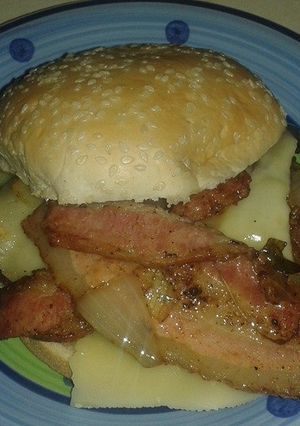 Una foto de Hamburguesas de res acarameladas caseras de Nona