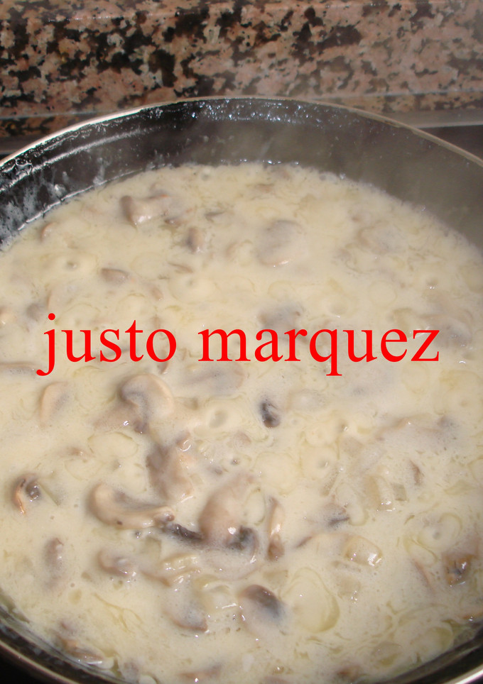 Una foto de Champiñones con bechamel
