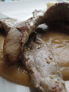 Una foto de Solomillo de pato con salsa de peras