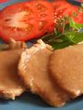 Filetes de solomillo de cerdo con salsa de cebolla al vino