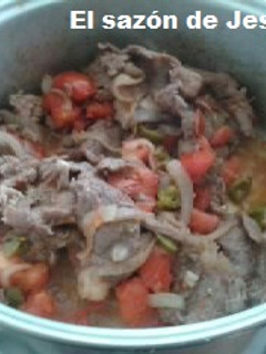 Una foto de Bistec de espaldilla de res a la mexicana