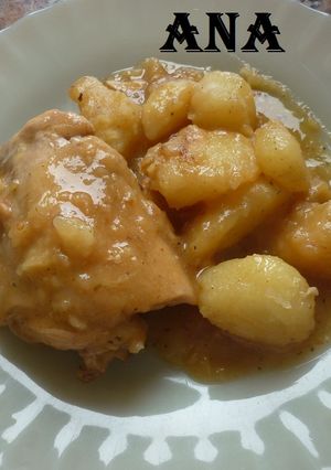 Una foto de Pollo a la cacerola con vino Moscato