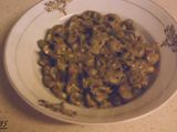 Habas fritas con cebolla tierna