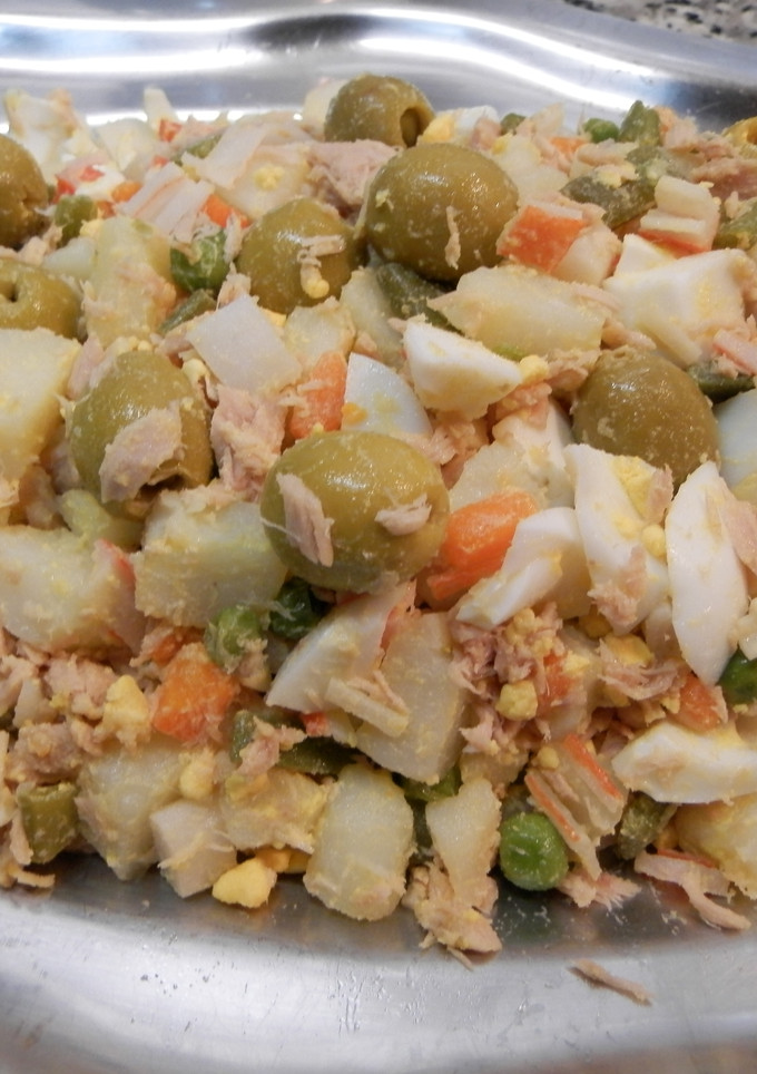Una foto de Ensaladilla rusa con bonito
