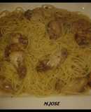 Espaguetis con acompañamiento de pollo
