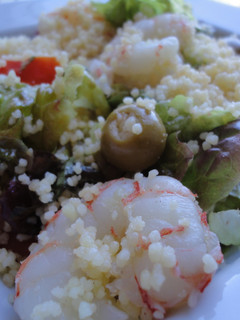 Una foto de Ensalada con aires mediterráneaos
