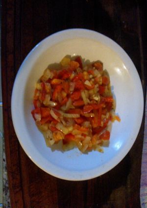 Una foto de Salsa criolla caliente