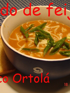 Una foto de Caldo de feijão