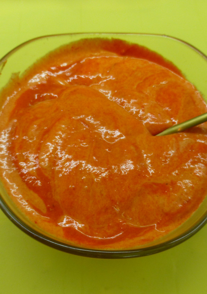 Una foto de Mayonesa de pimientos rojos