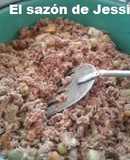 Carne deshebrada y longaniza de soya con verduras