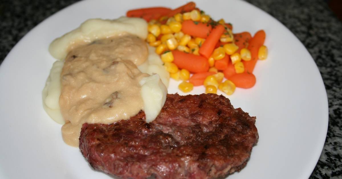 Salisbury steak con salsa de setas Receta de Maggie- Cookpad