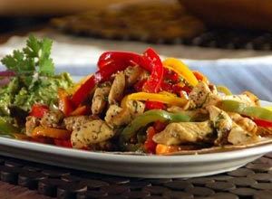 Una foto de Fajitas de pollo con salsa teriyaki