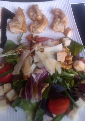 Una foto de Ensalada cesar casera